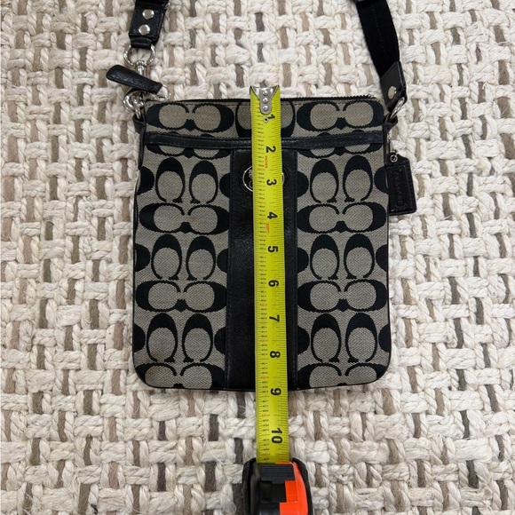 Vintage Coach Crossbody Bag - Picture 7 of 12